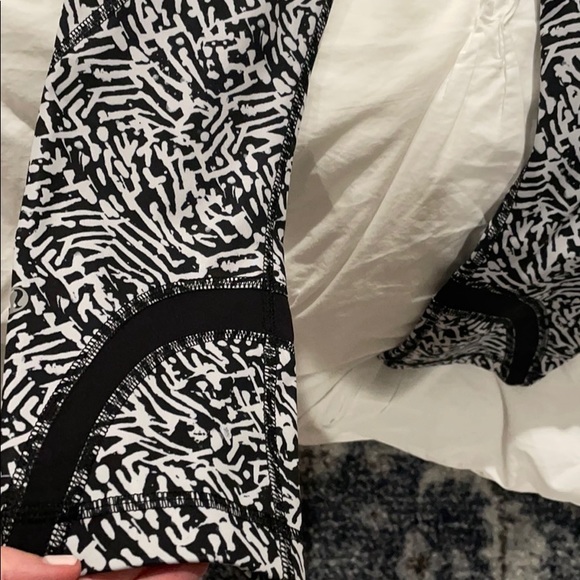 Lululemon Capri Leggings - Picture 5 of 5